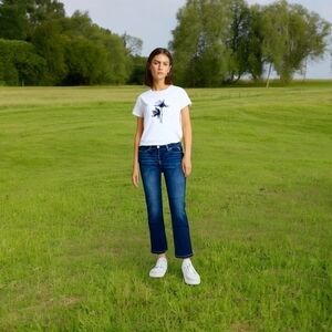 Women's Jeans Blue Medium Wash Jennifer Lopez Capri Jeans, Size 6